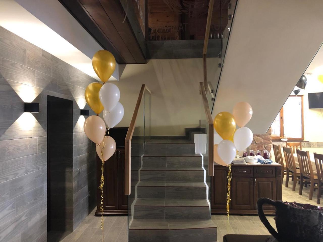 Golden Nest Apartment Yablunytsya Bagian luar foto
