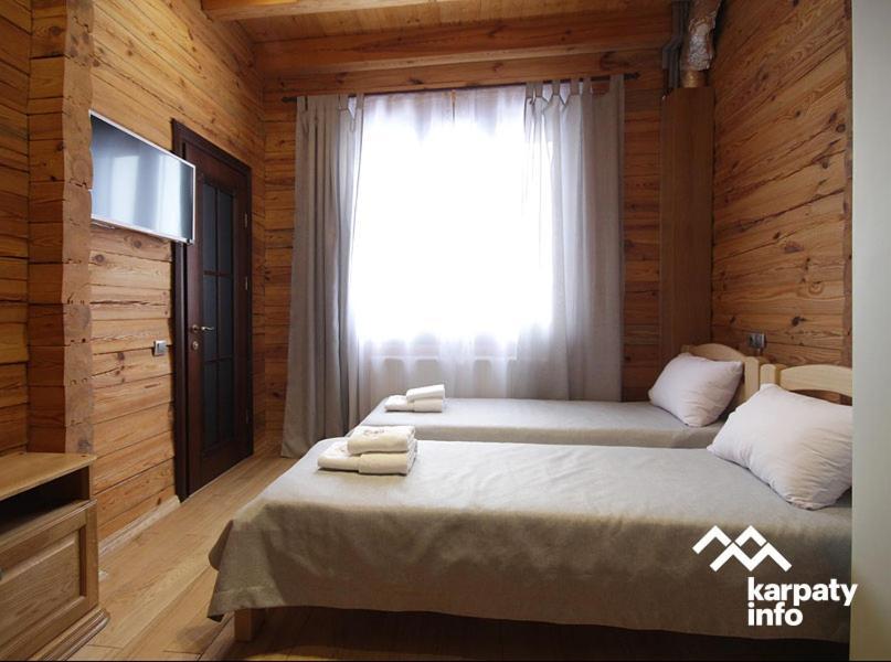 Golden Nest Apartment Yablunytsya Bagian luar foto